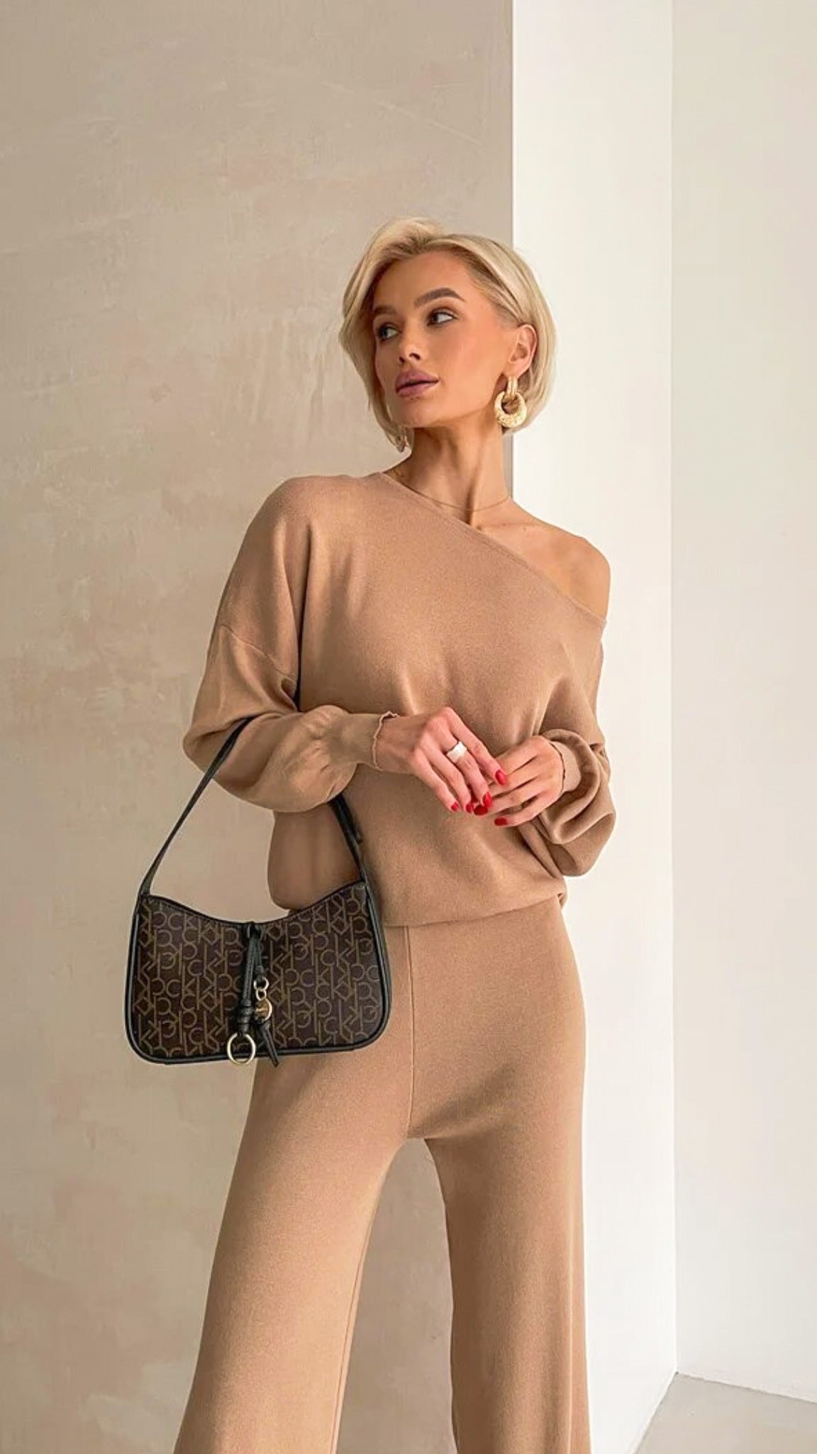 Gloria Off-Shoulder 2-Piece Set (One size)